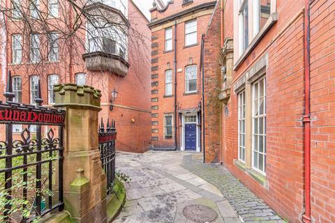 undefined, St. Nicholas Churchyard, Newcastle Upon Tyne