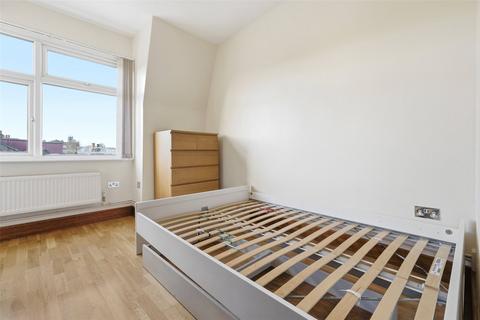 1 bedroom apartment to rent, Queens Parade, Harringey, London, N8