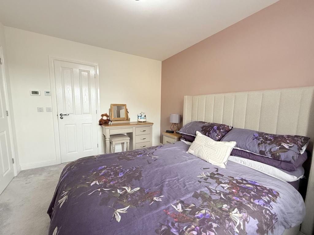 6 Wintergreen Drive, Dumfries, DG1 3 WE - Braidwood