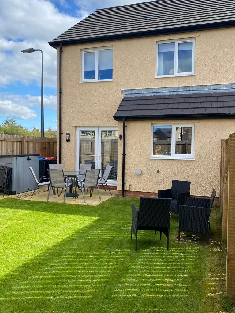 6 Wintergreen Drive, Dumfries, DG1 3 WE - Braidwood