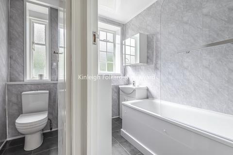 2 bedroom flat to rent, Haslemere Road, Crouch End,, London, N8