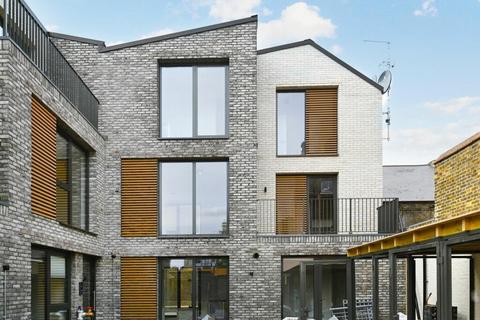 2 bedroom flat to rent, 675 Green Lanes, London N8
