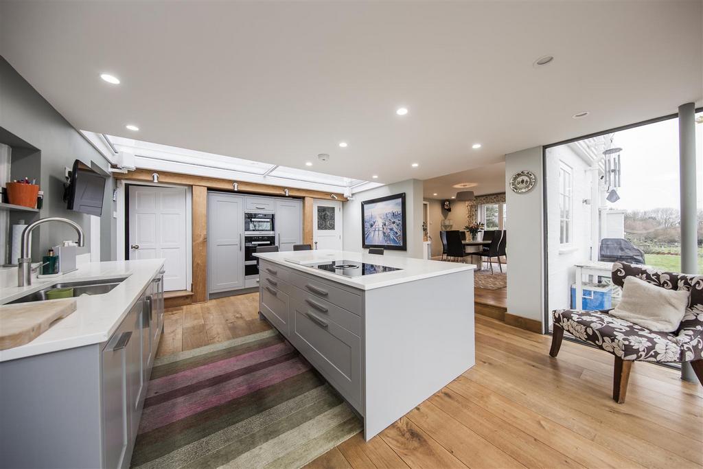 Stunning Open Plan Kitchen
