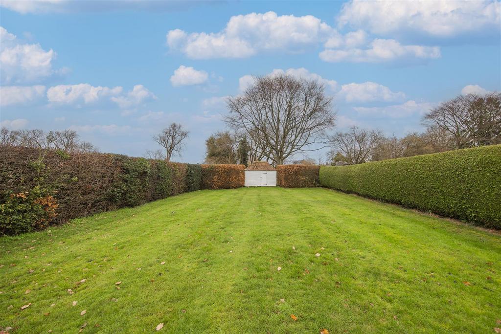 Hedged Lawns