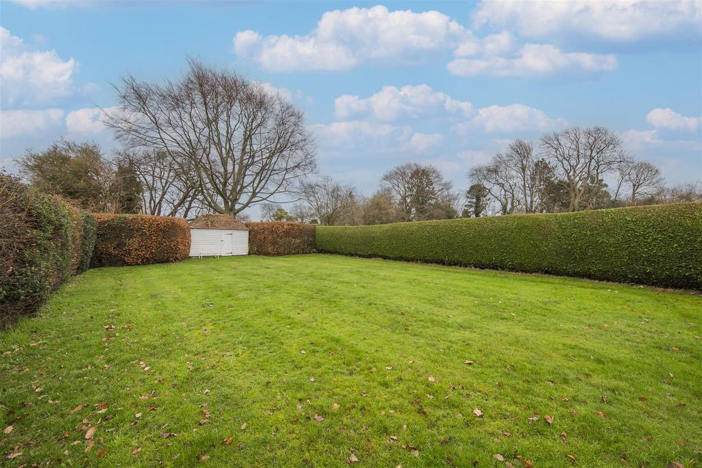 Hedged Lawns