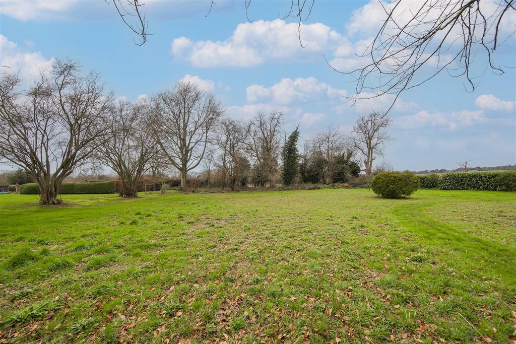 Extensive Gardens