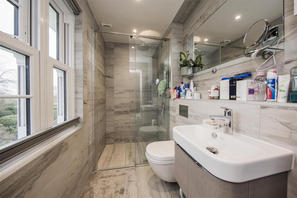 Ensuite to Principal