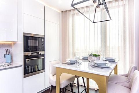 2 bedroom apartment to rent, Charles Clowes Walk, London, SW11