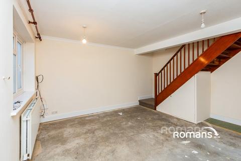 2 bedroom terraced house to rent, Sorrells Close, Chineham, Basingstoke, RG24