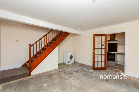 2 bedroom terraced house to rent, Sorrells Close, Chineham, Basingstoke, RG24