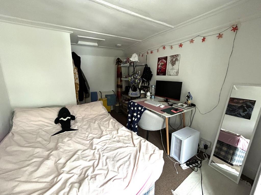 Bedroom 6