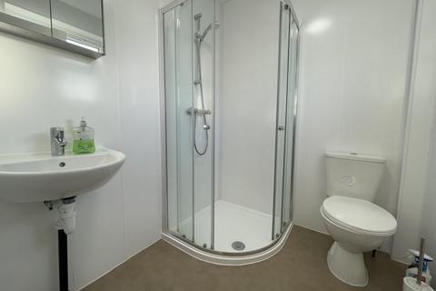 1 bedroom bedsit to rent, Park Gardens, London NW9