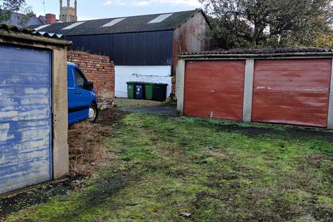 Property to rent - Garage 2 rear of 3 Findon Street, Kidderminster
