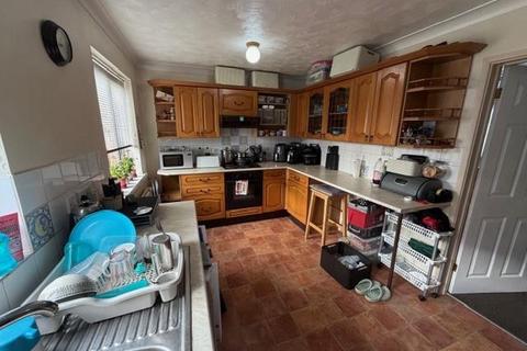 3 bedroom end of terrace house for sale, Redhoave Road, Canford Heath, Poole
