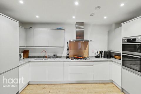 2 bedroom apartment to rent, Croham Road, SOUTH CROYDON