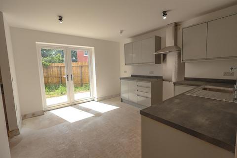 2 bedroom semi-detached house to rent, New Lords Court, Lords Lane, Studley
