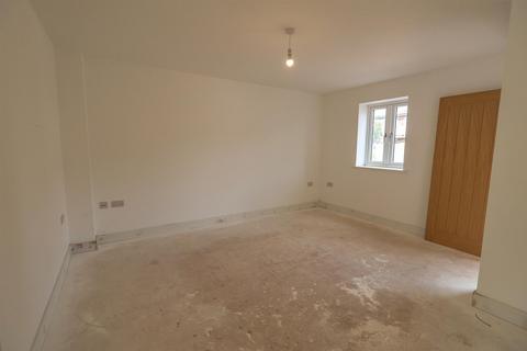 2 bedroom semi-detached house to rent, New Lords Court, Lords Lane, Studley