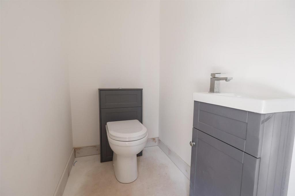 Bathroom 1.jpg