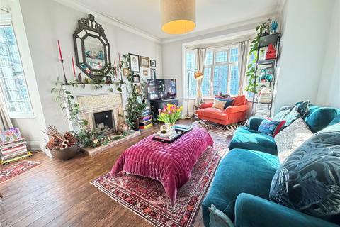 2 bedroom apartment to rent, The Barons, St Margarets