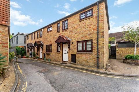 3 bedroom house to rent, The Farthings, Kingston Upon Thames KT2