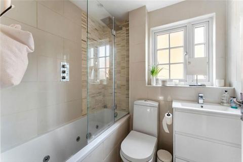 3 bedroom house to rent, The Farthings, Kingston Upon Thames KT2