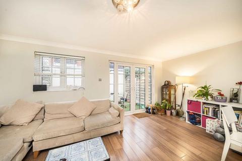 3 bedroom house to rent, The Farthings, Kingston Upon Thames KT2