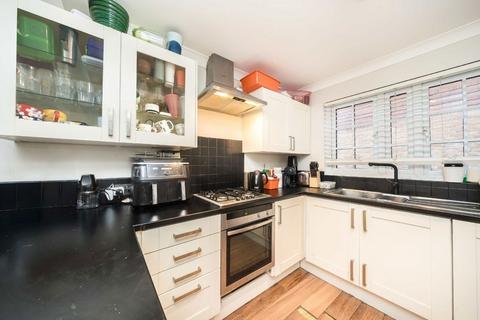 3 bedroom house to rent, The Farthings, Kingston Upon Thames KT2