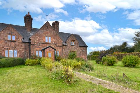 2 bedroom house for sale, Bridgnorth Road, TF13 6PP