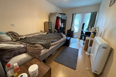 1 bedroom flat to rent, St Peters Terrace, Shepton Mallet,