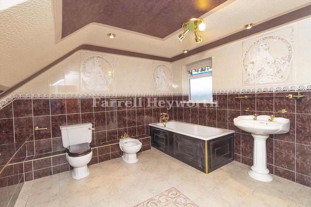 En Suite Bathroom