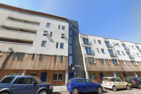 1 bedroom apartment to rent, Solar Court, Chambers Street London SE16