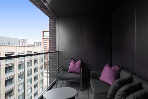 2 bedroom apartment to rent, Charles Clowes Walk, London, SW11