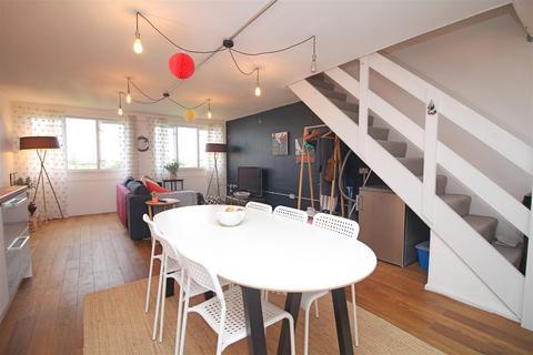 2 bedroom flat for sale, O'Leary Square, London