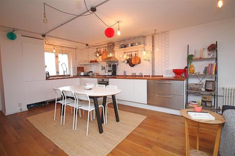 2 bedroom flat for sale, O'Leary Square, London