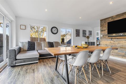 undefined, Broadway, Bourn CB23