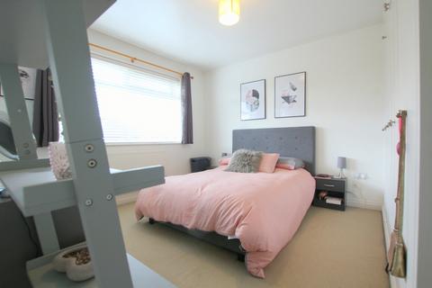 4 bedroom maisonette to rent, Richmond Road, London SW20