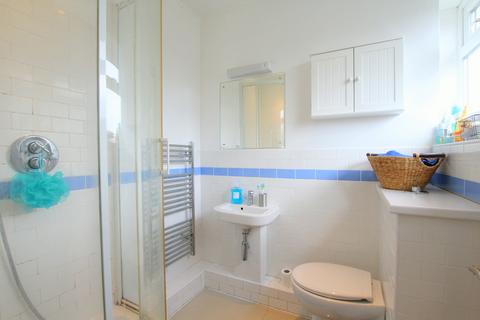 4 bedroom maisonette to rent, Richmond Road, London SW20