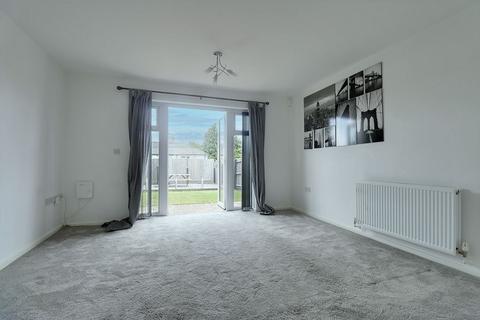 2 bedroom semi-detached house to rent, Blue Coat Drive, Dudley DY2