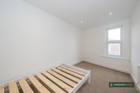 3 bedroom flat to rent, High Road, Willesden