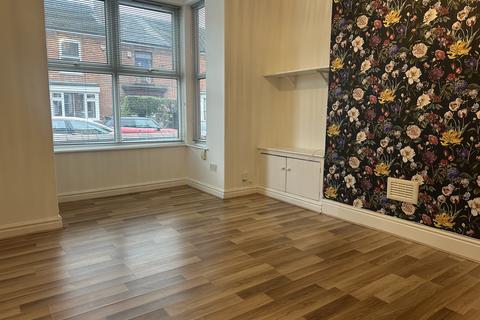 4 bedroom terraced house to rent, St Catherines Grove, , Lincoln