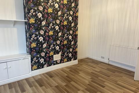 4 bedroom terraced house to rent, St Catherines Grove, , Lincoln
