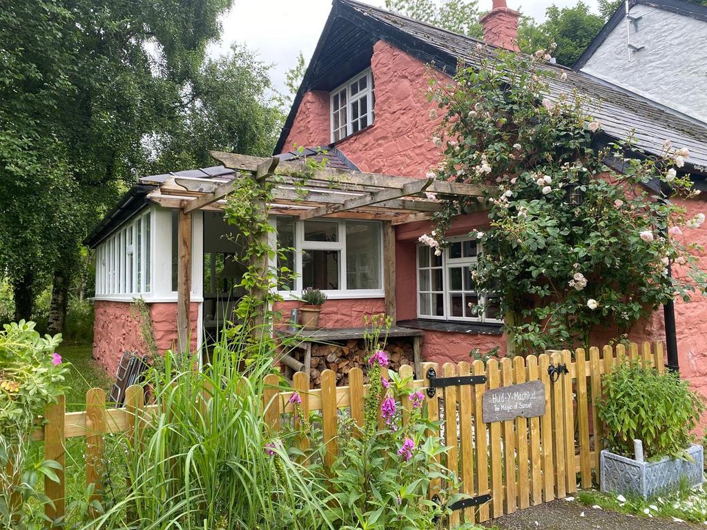 Cottage 3 - HUD Y MACHLUD