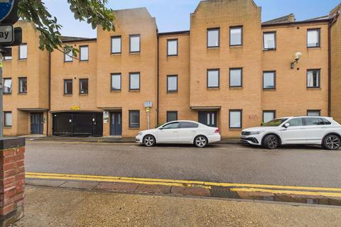 2 bedroom flat to rent, Central Court, North Street, PE1