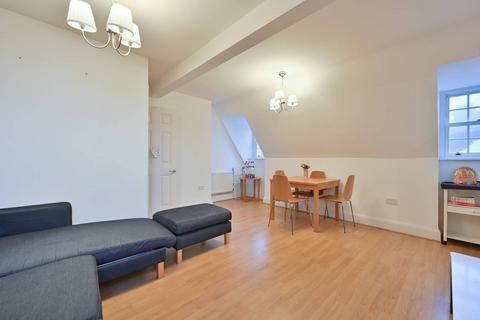 2 bedroom flat to rent, Langton House, Harrow, HA2