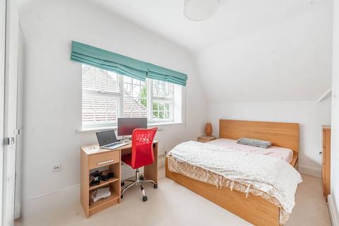 2 bedroom flat to rent, Langton House, Harrow, HA2