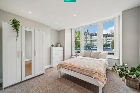 2 bedroom flat to rent, Helix Road, London, SW2 2JR