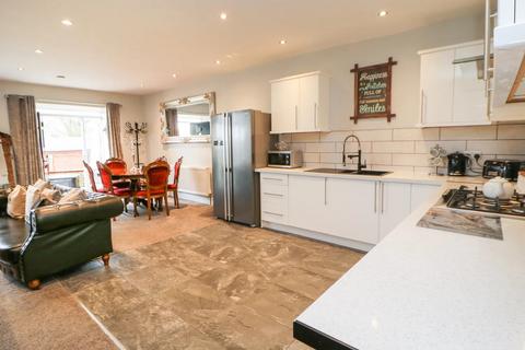 3 bedroom apartment to rent, The Castle, Bishop Auckland DL13