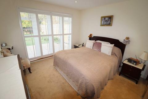 3 bedroom detached bungalow for sale, St Thomas Avenue, Hayling Island