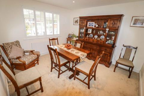 3 bedroom detached bungalow for sale, St Thomas Avenue, Hayling Island