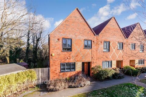 Brimmer Way, Chatham, Kent